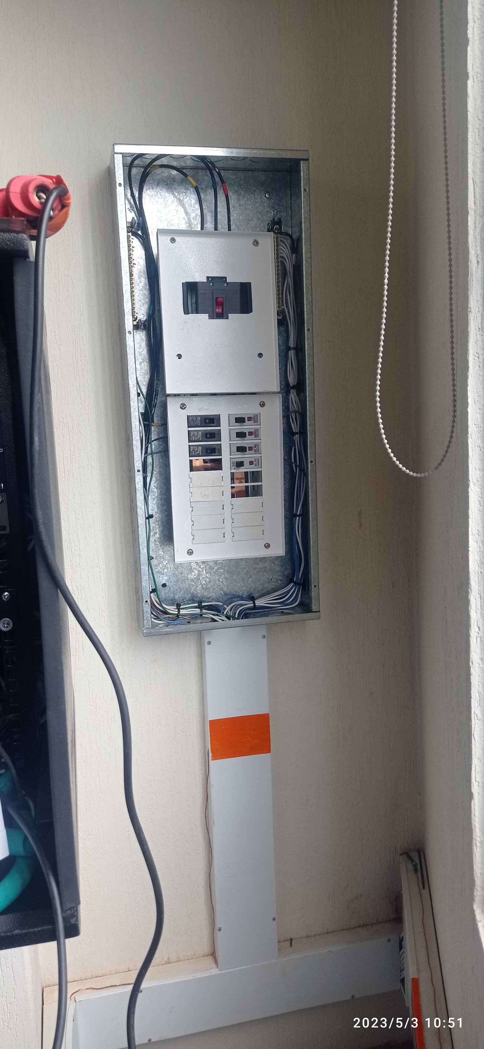 Instalación de tablero eléctrico trifásico