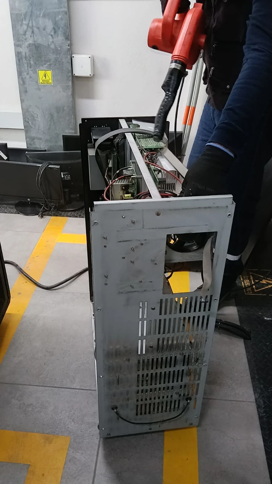 Mantenimiento UPS Powest 6kva