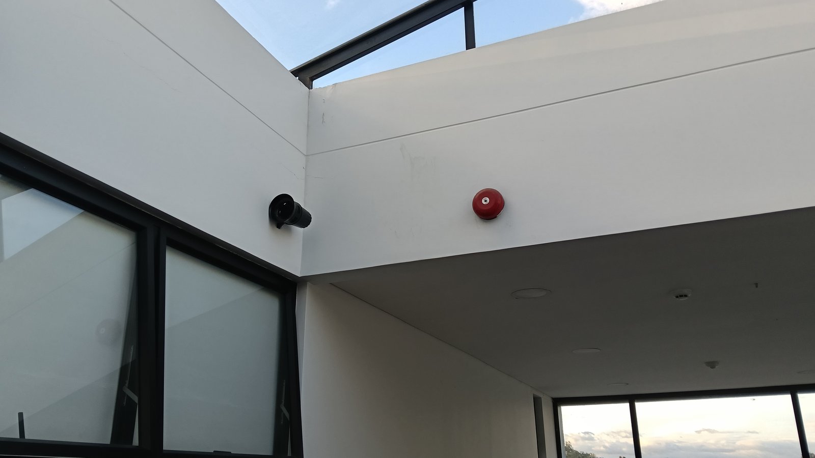 Instalación de alarma de pánico